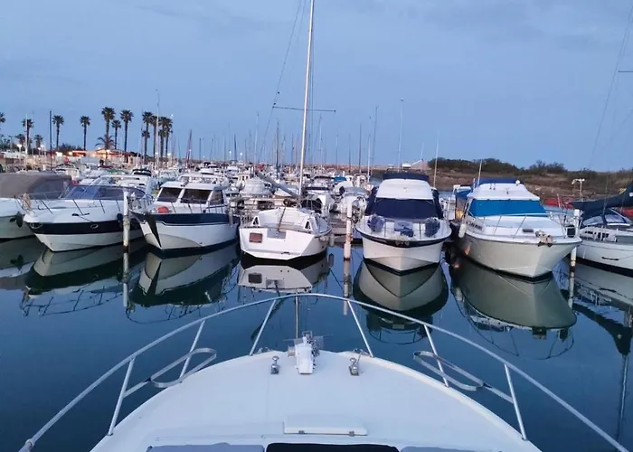 Bateau Standing A Quai Confort Tekne Sainte-Marie-la-Mer