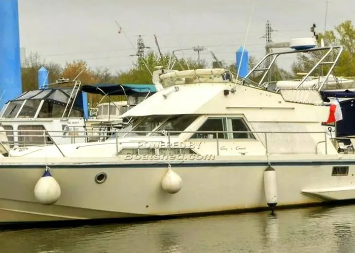 Bateau Standing A Quai Confort Tekne Sainte-Marie-la-Mer